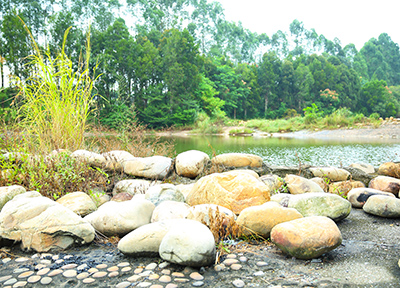 儿童模特-大学城中心湖场景