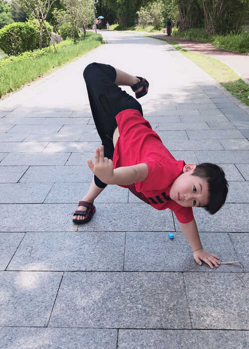 模特-