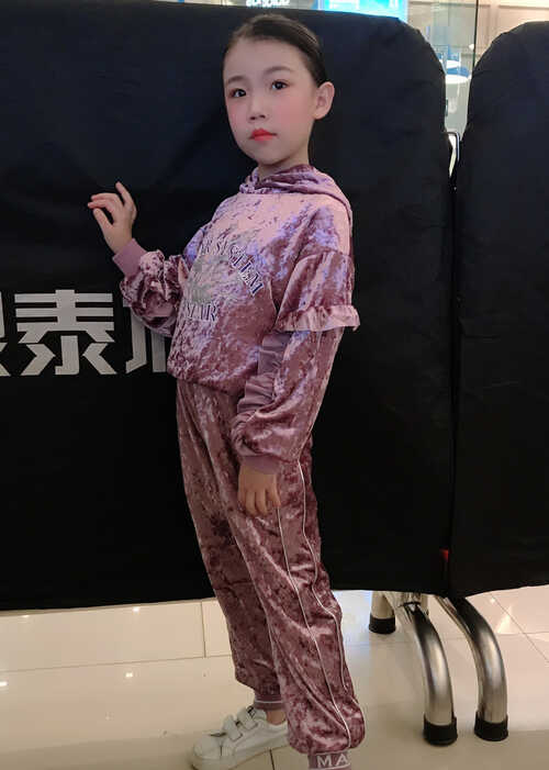 模特-
