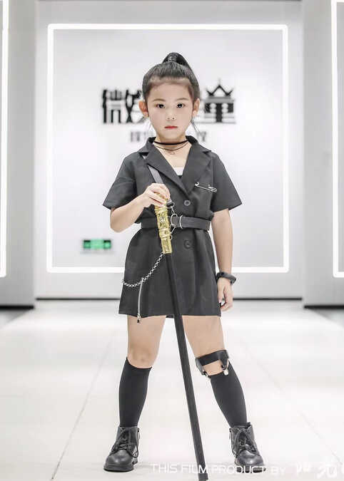 模特-