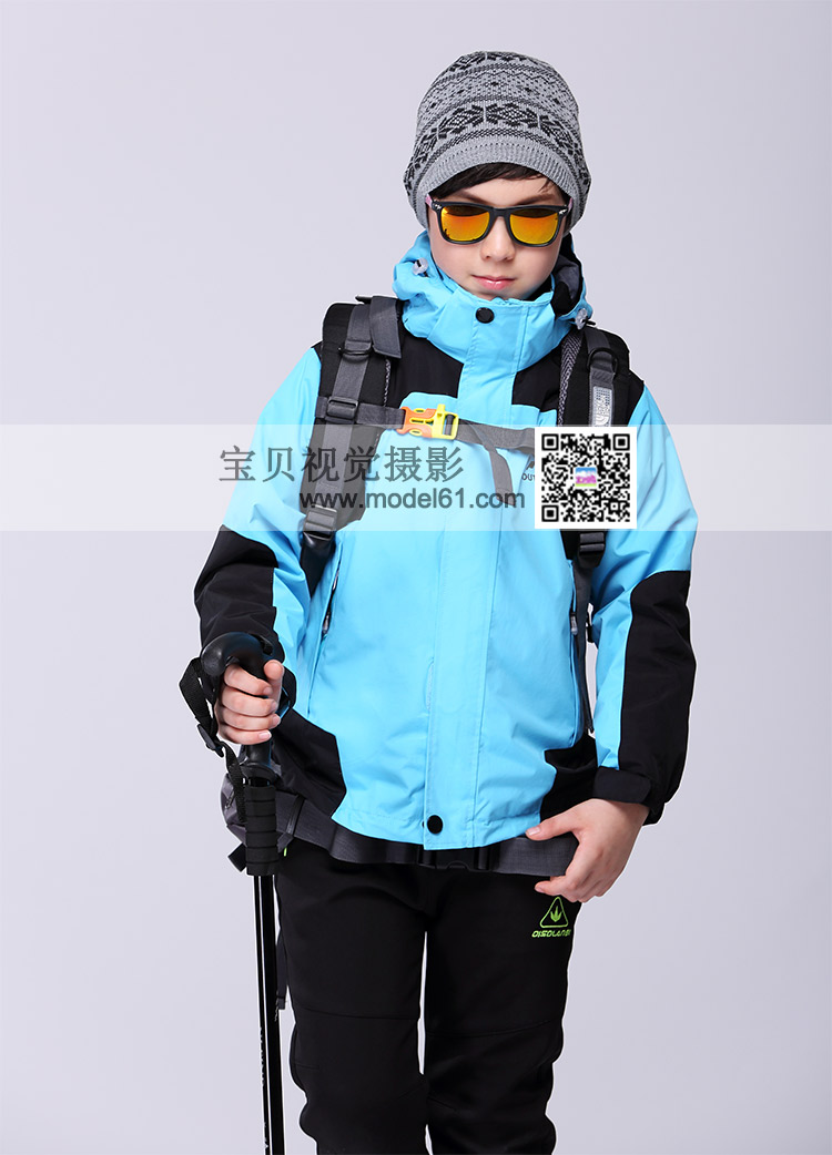 儿童登山服平面摄影