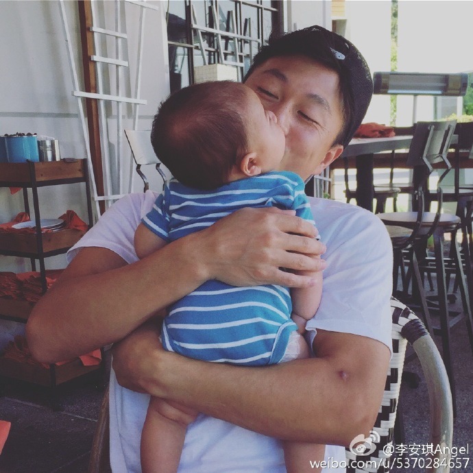 李安琪微博截图