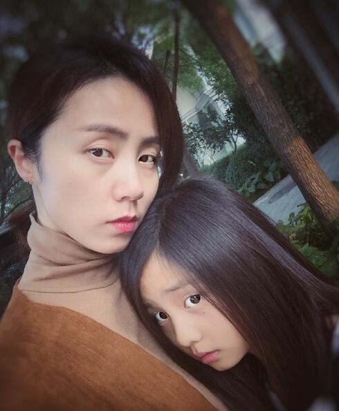 孙莉和女儿多多