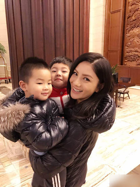 胡可安吉小鱼儿