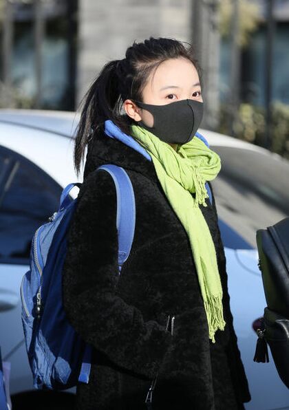 林妙可戴口罩